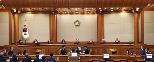 지난 14일 서울 종로구 헌법재판소에서 윤석열 대통령 탄핵 심판의 첫 변론기일이 진행되고 있다 [공동취재=연합뉴스]